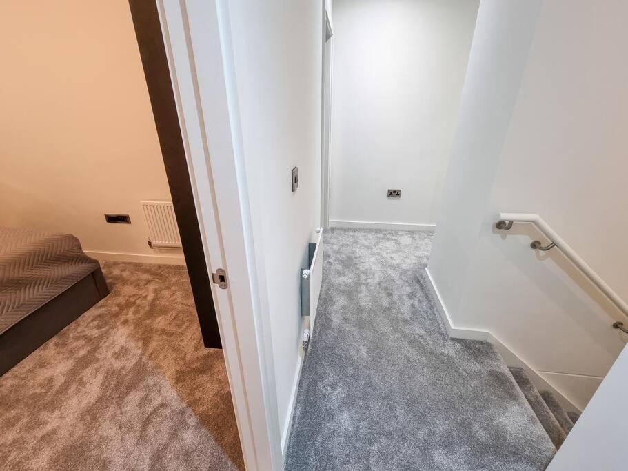 Luxury City Centre Townhouse With Parking Manchester Zewnętrze zdjęcie