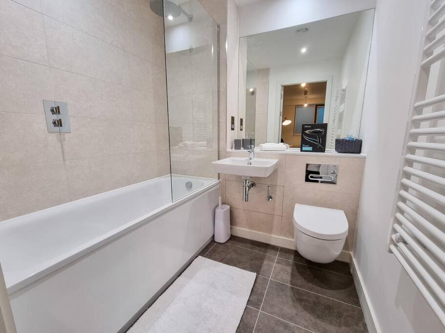 Luxury City Centre Townhouse With Parking Manchester Zewnętrze zdjęcie