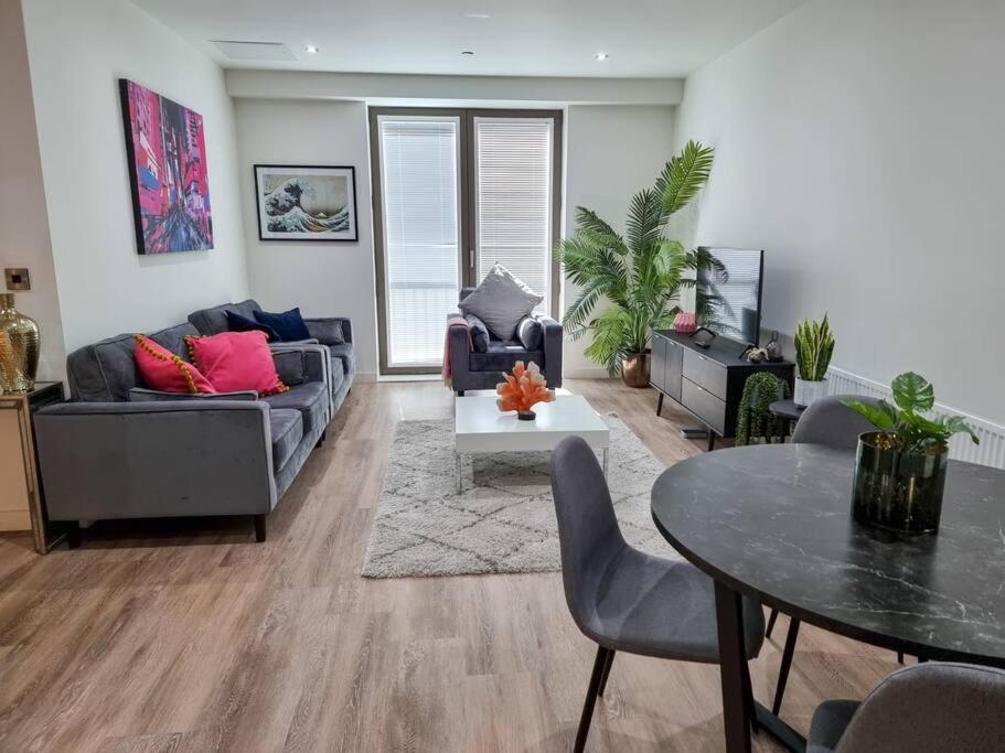 Luxury City Centre Townhouse With Parking Manchester Zewnętrze zdjęcie